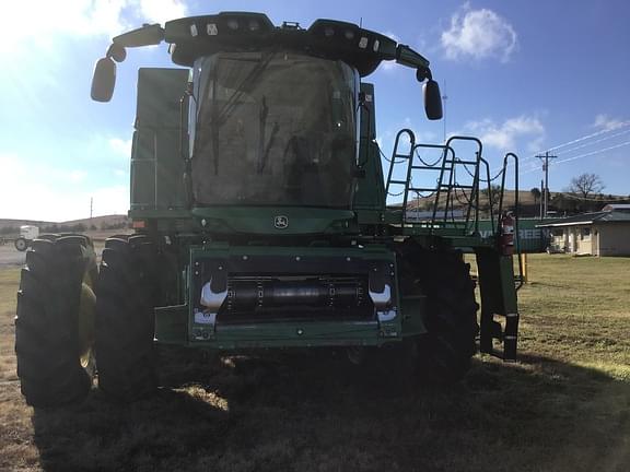 Image of John Deere S780 equipment image 1