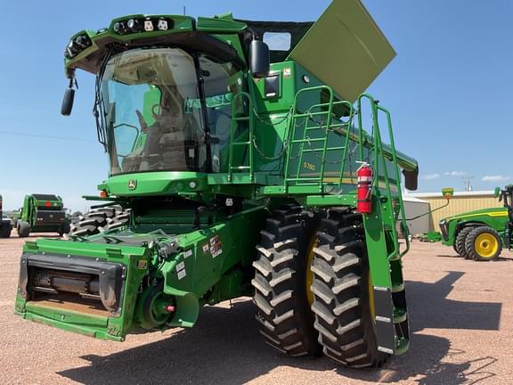 Image of John Deere S780 equipment image 1