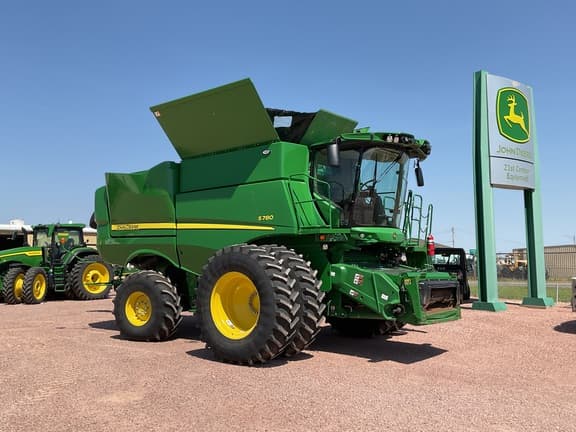Image of John Deere S780 equipment image 1