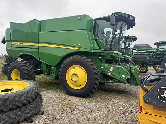 Image of John Deere S780 equipment image 1