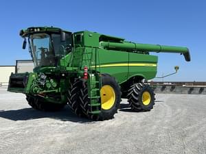 2023 John Deere S780 Image