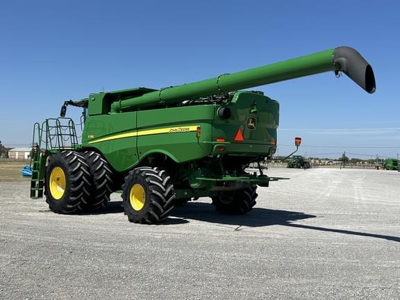 Image of John Deere S780 equipment image 2