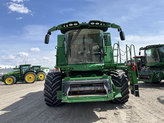 Image of John Deere S780 equipment image 2