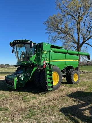 2023 John Deere S780 Equipment Image0
