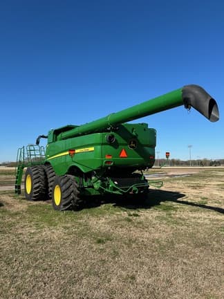 Image of John Deere S780 equipment image 2