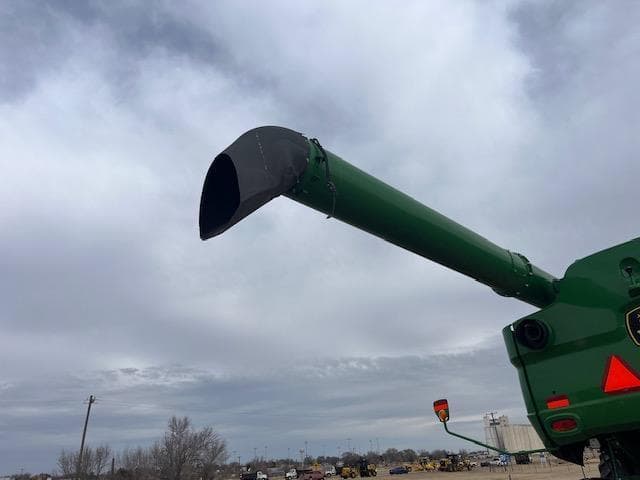 Image of John Deere S780 equipment image 3