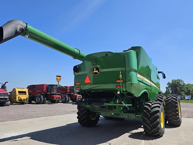 Image of John Deere S780 equipment image 3