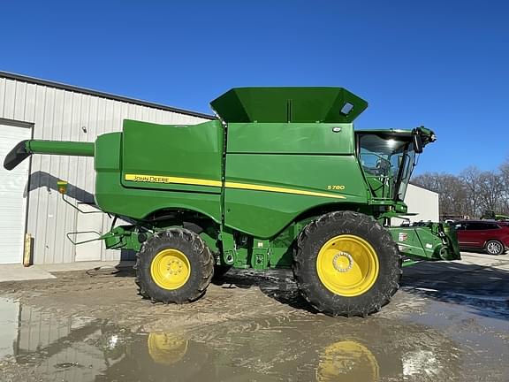 Image of John Deere S780 equipment image 2