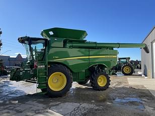 Main image John Deere S780 9