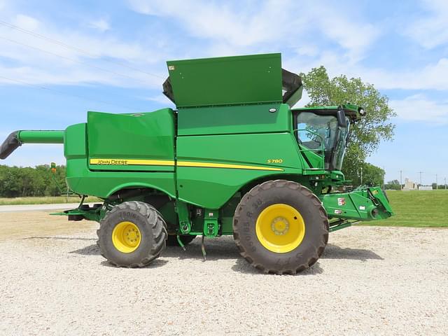 Image of John Deere S780 equipment image 1