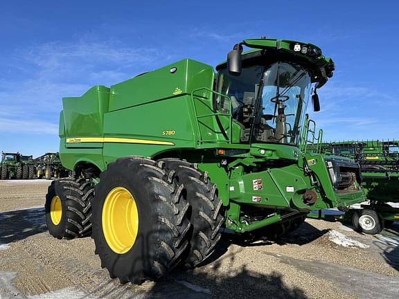 Image of John Deere S780 equipment image 1