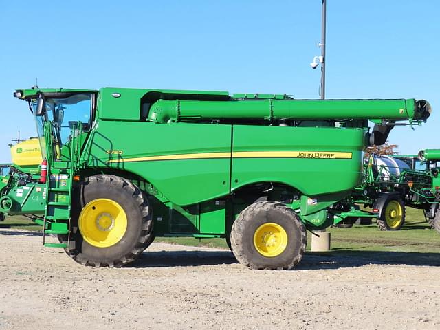 Image of John Deere S780 equipment image 2