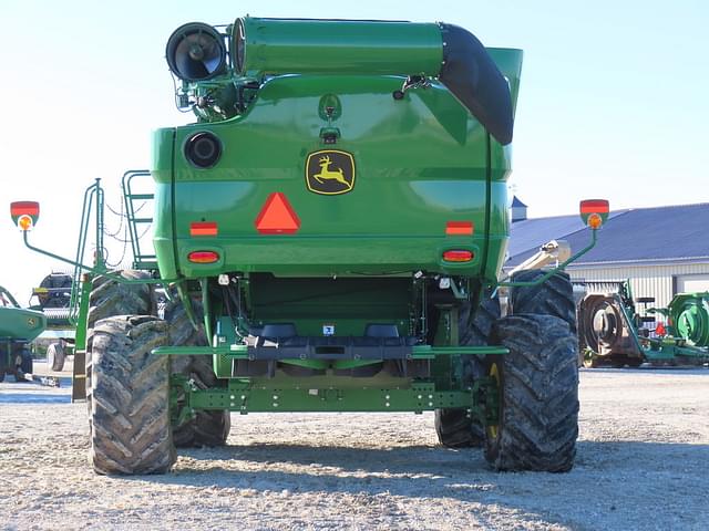 Image of John Deere S780 equipment image 4