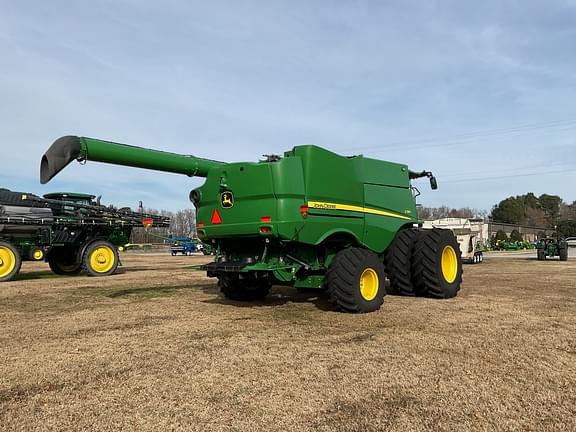 Image of John Deere S780 equipment image 4