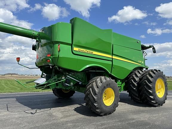 Image of John Deere S780 equipment image 4