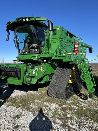 2023 John Deere S780 Equipment Image0