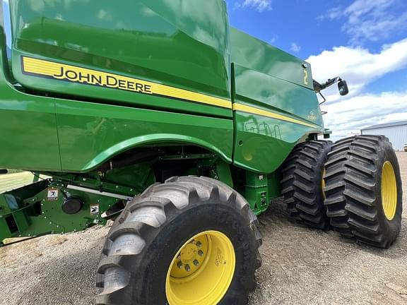 Image of John Deere S780 equipment image 1