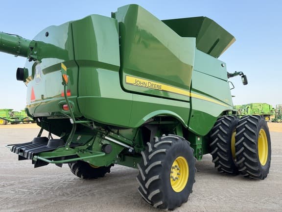 Image of John Deere S780 equipment image 4