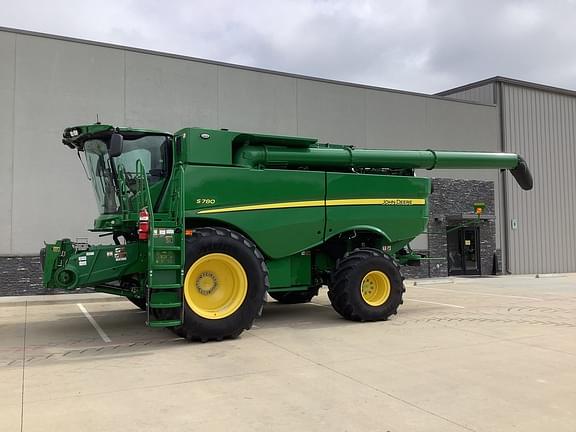 Image of John Deere S780 equipment image 4