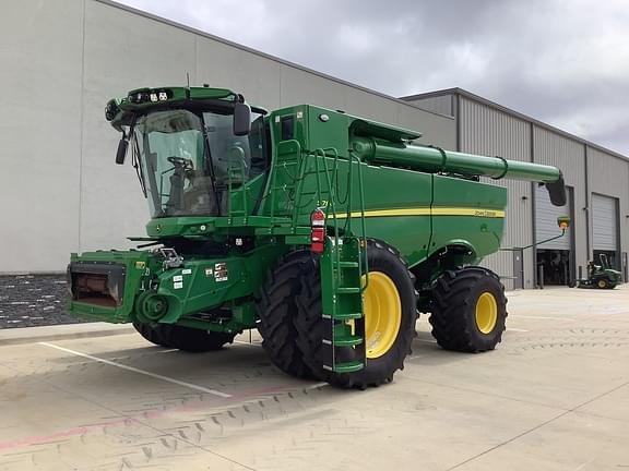 Image of John Deere S780 equipment image 2
