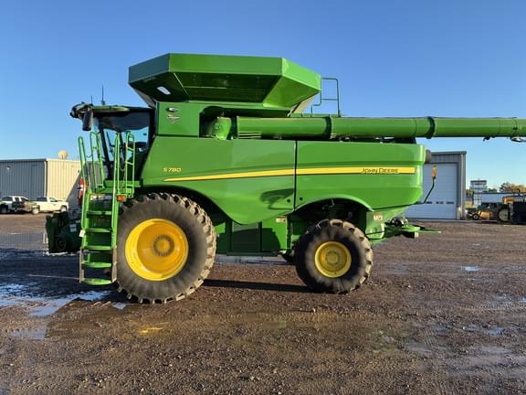 Image of John Deere S780 Primary image