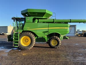 2023 John Deere S780 Image