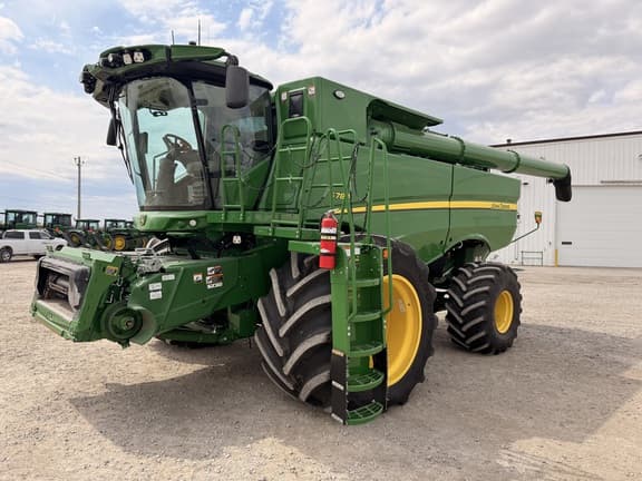 Image of John Deere S780 equipment image 4