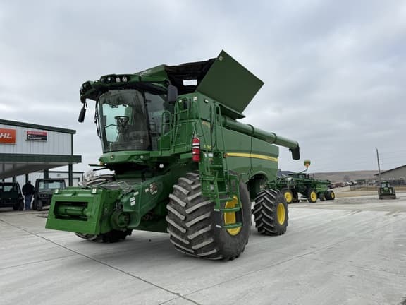 Image of John Deere S780 equipment image 3