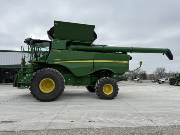 Image of John Deere S780 equipment image 4