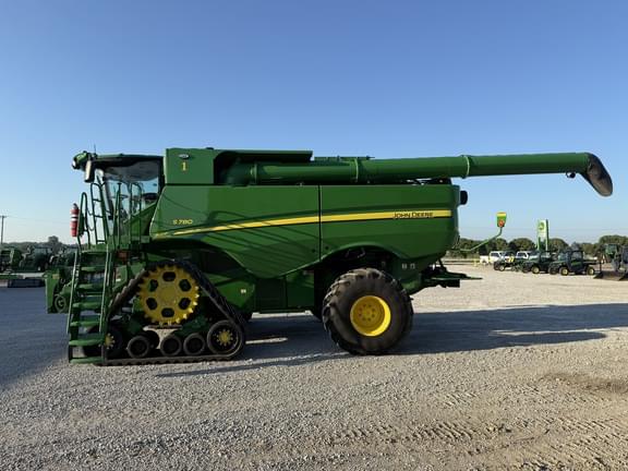 Image of John Deere S780 equipment image 4