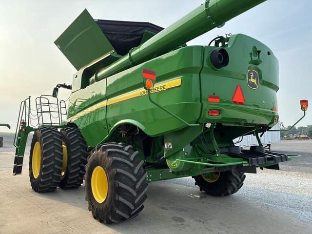 Image of John Deere S780 equipment image 4