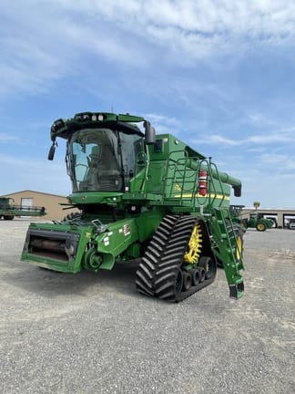 2023 John Deere S780 Equipment Image0