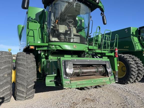 Image of John Deere S780 equipment image 2