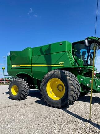 Image of John Deere S780 equipment image 1