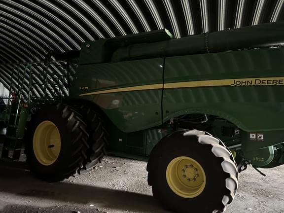 Image of John Deere S780 equipment image 4