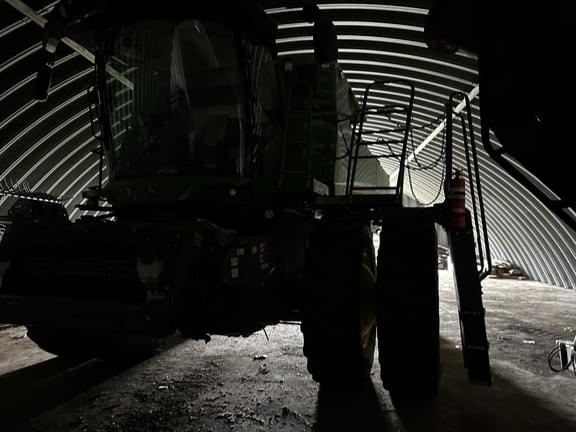 Image of John Deere S780 equipment image 2