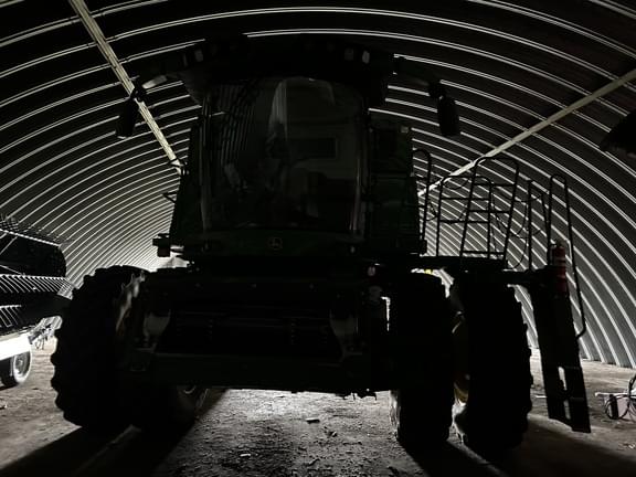 Image of John Deere S780 equipment image 1