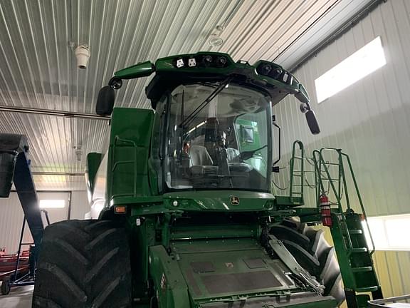 Image of John Deere S780 equipment image 2