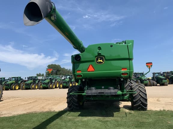 Image of John Deere S780 equipment image 3