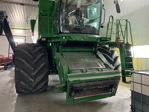 Image of John Deere S780 equipment image 1