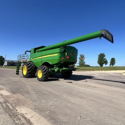 Image of John Deere S780 equipment image 3
