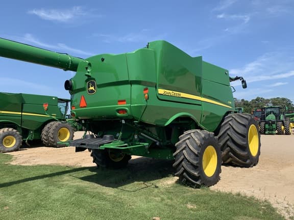 Image of John Deere S780 equipment image 2