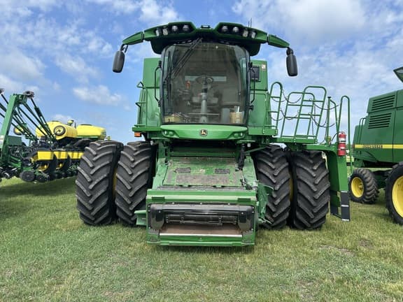 Image of John Deere S780 equipment image 2