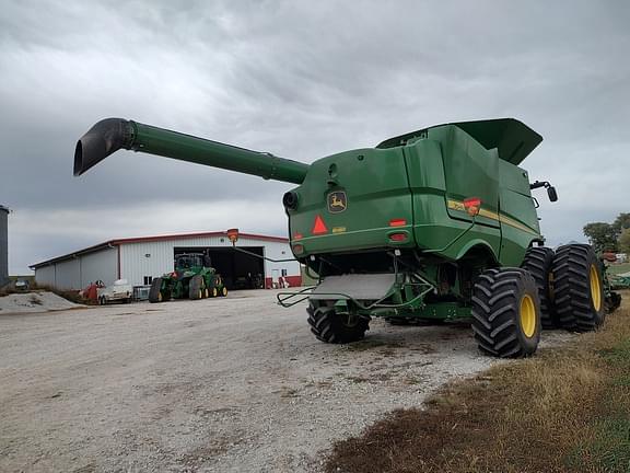 Image of John Deere S780 equipment image 2