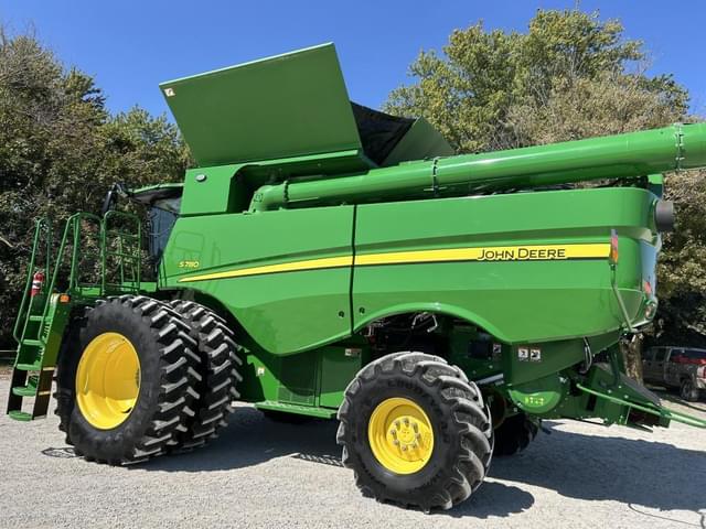 Image of John Deere S780 equipment image 4