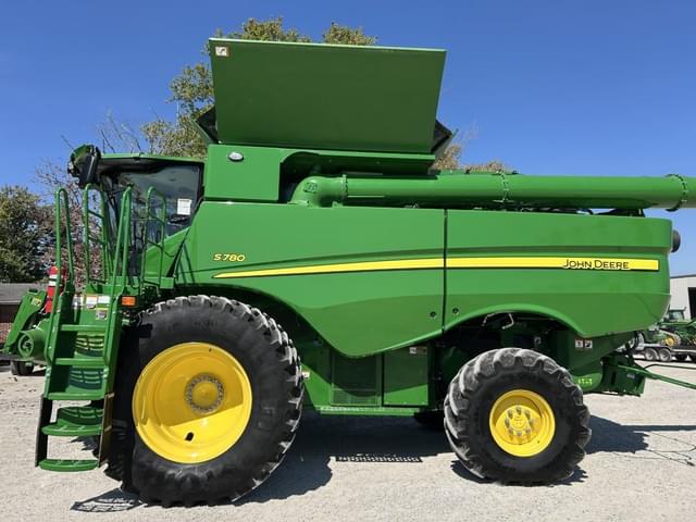 Image of John Deere S780 equipment image 2