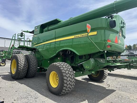 Image of John Deere S780 equipment image 1