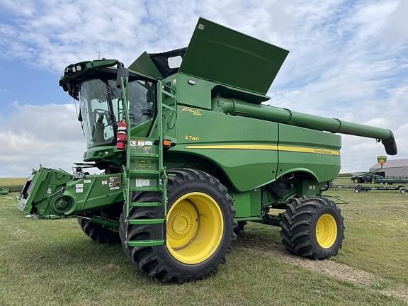 Image of John Deere S780 equipment image 1