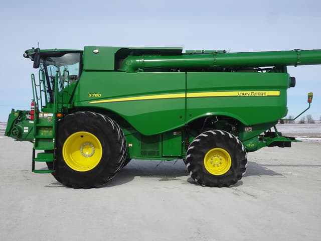 Image of John Deere S780 equipment image 2