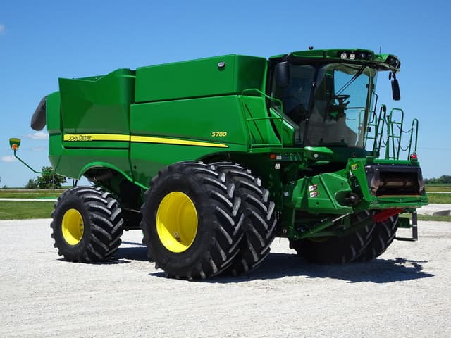 Image of John Deere S780 equipment image 1